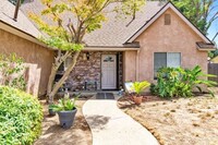 Building Photo - 3 Bedroom 2 Bathroom for Rent $2,400