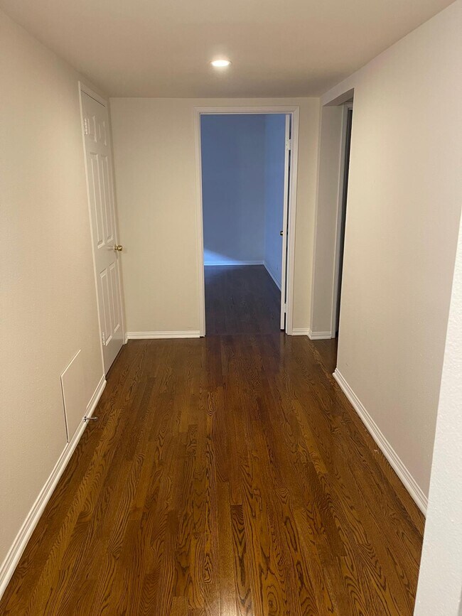 Building Photo - 12244 Magnolia Blvd