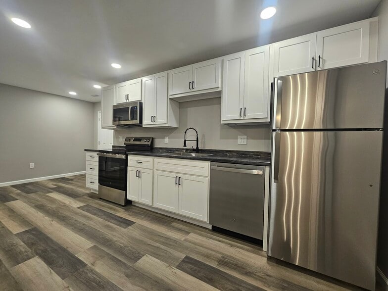 Kitchend - 1 Holding Ln