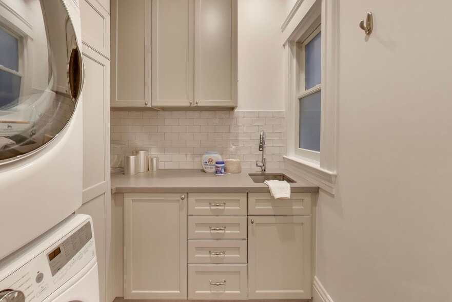 Building Photo - 2274 Fulton St