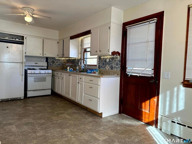 Building Photo - 407 CT-2