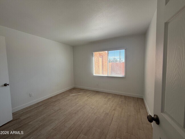 Building Photo - 4035 S 45th Pl