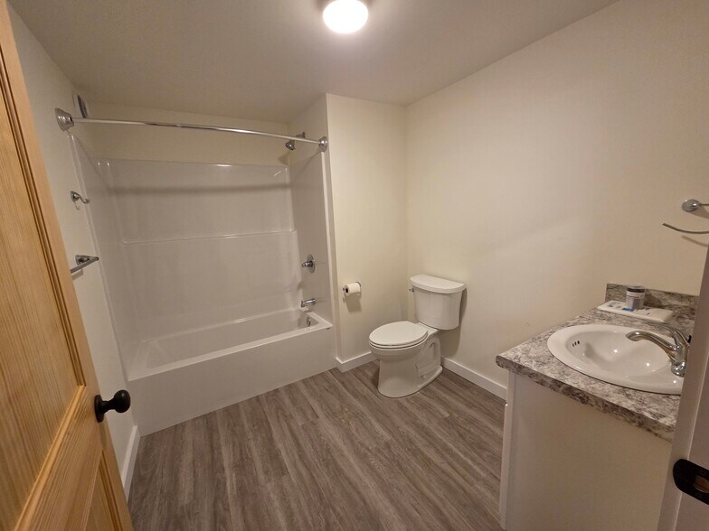 Unit 4 All-New Bathroom - 73 Goshen Rd