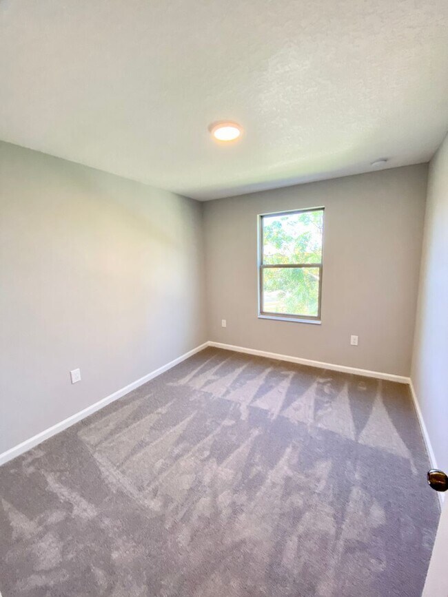 Building Photo - Brand New Townhome for Rent in Gated Commu...