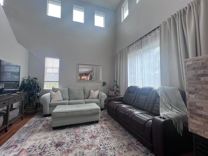 Building Photo - 15982 Longford Dr