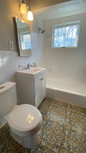 Building Photo - 120 Colborne Rd