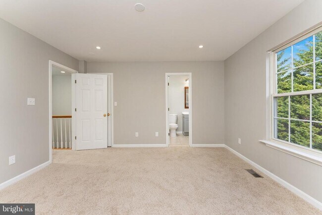 Building Photo - 4869 Benecia Ln