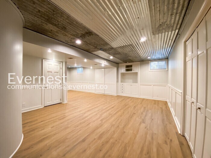 Building Photo - 1810 E 154th St