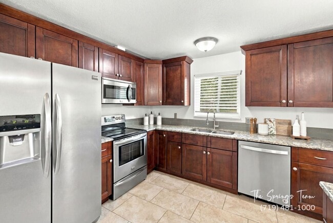 Building Photo - 1239 Suncrest Way