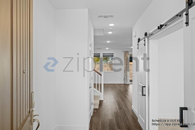 Building Photo - 15961 Mavericks Ln