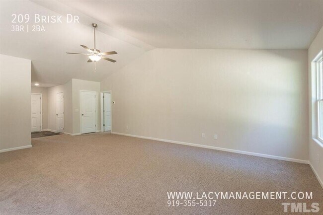 Building Photo - 209 Brisk Dr