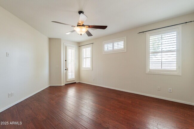 Building Photo - 888 S 165th Ln