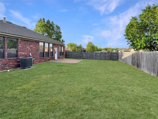 Building Photo - 14021 Harvest Cir