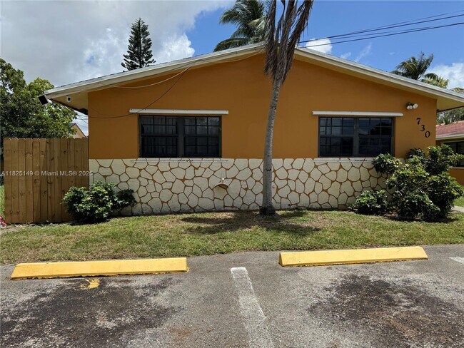 Building Photo - 730 SW 7th St