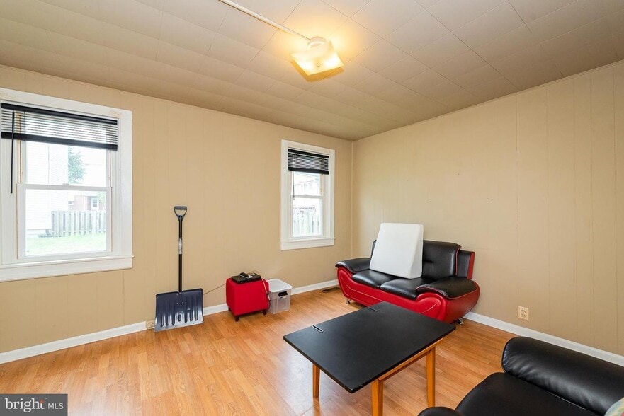 Building Photo - 1007 Church St