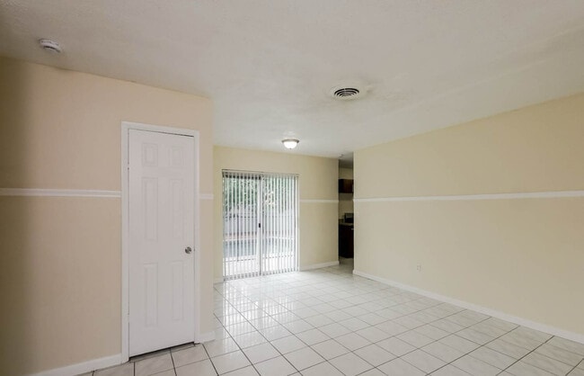 Building Photo - 340 Carolina Ave