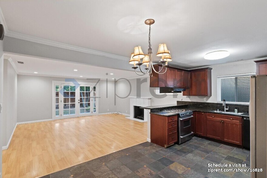 Building Photo - 1861 Briarwood Dr
