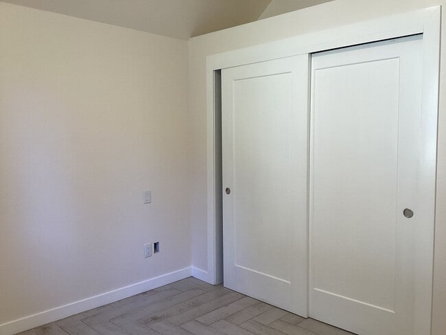 Building Photo - Desirable Soquel Location