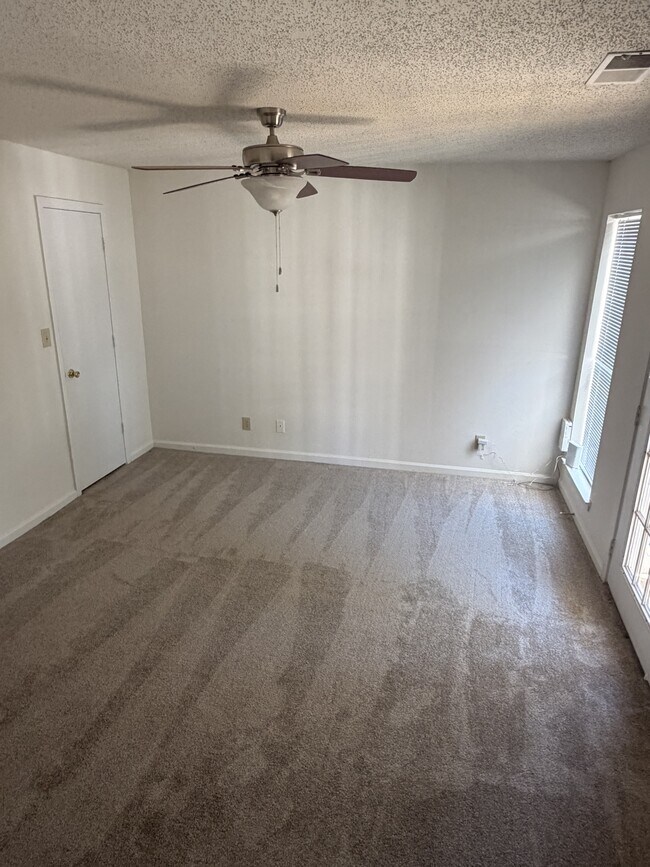 Building Photo - 20 Hamiltons Harbor Dr