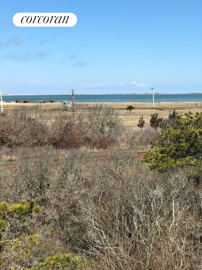 Building Photo - 1879 Montauk Hwy