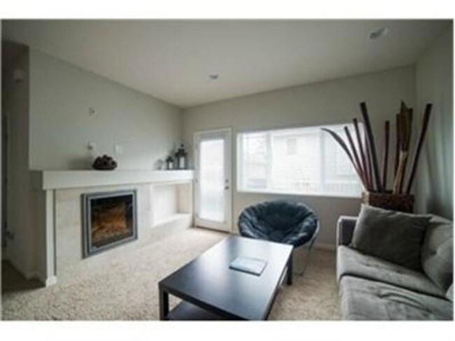 Building Photo - 15720 Manor Way