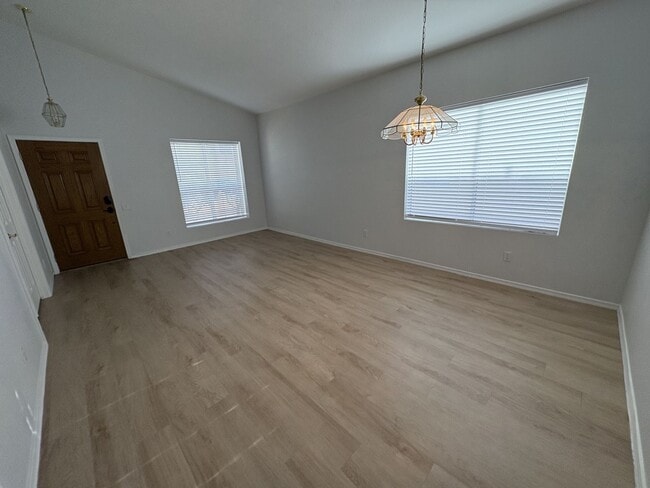 Building Photo - Sunrise & Sabino Canyon Four Bedroom Rental