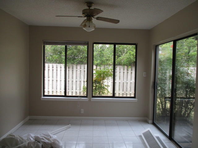 Building Photo - 700 Bay Dr