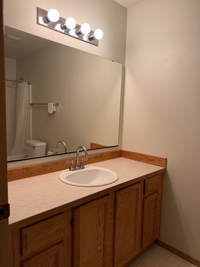 Building Photo - Everett 3 Bedroom Rambler