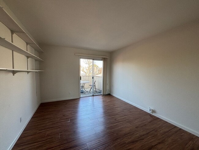 Building Photo - 5164 E Ashlan Ave