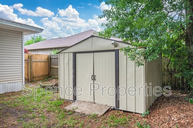 Building Photo - 113 Marimba St