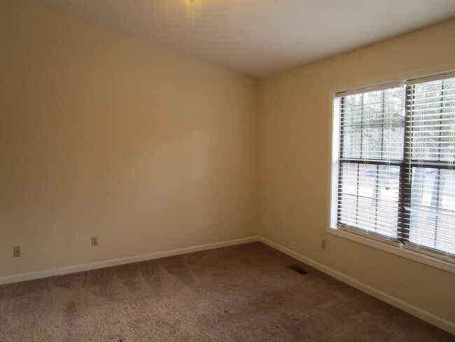 Building Photo - 645 Archdale Dr