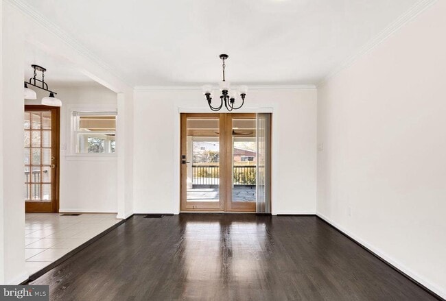 Building Photo - 700 N Mansfield St