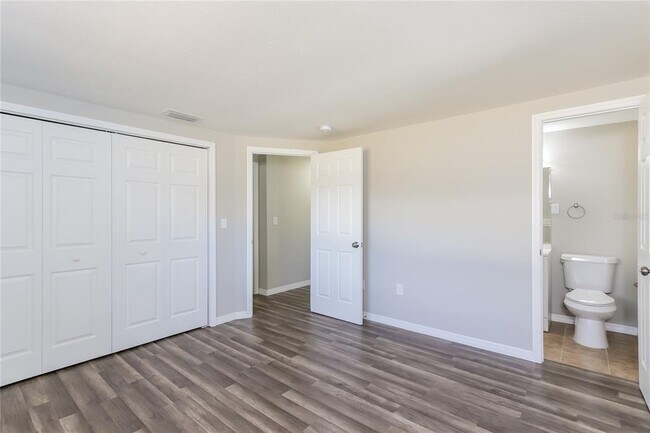 Building Photo - 6232 Murdock Ave
