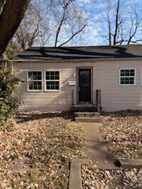 Building Photo - 2423-2425 Negley Ct