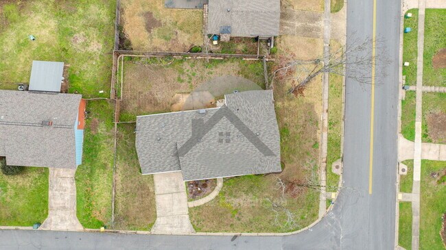 Building Photo - 9812 Coppersmith Ln