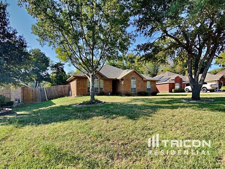 Building Photo - 352 N Beltwoods Dr