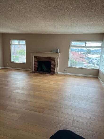 Building Photo - 20465 Almeda St