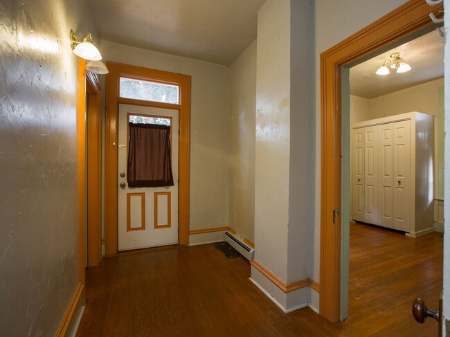 Building Photo - 103 N Sherwood St