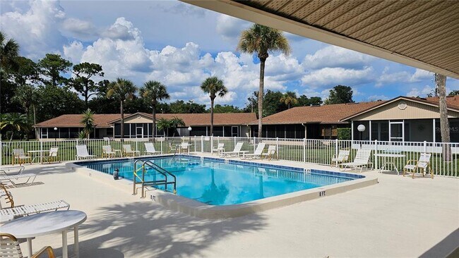 Building Photo - 1001 N Plantation Dr