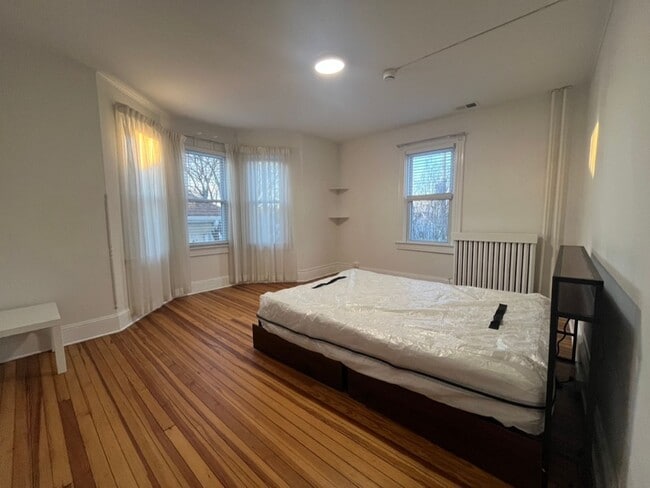 Building Photo - Brookland Grand 4917 sqft 8bd 3.5bth Home | Huge Front Porch | Large Back Yard