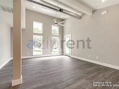 Building Photo - 11106 Lakeside Dr