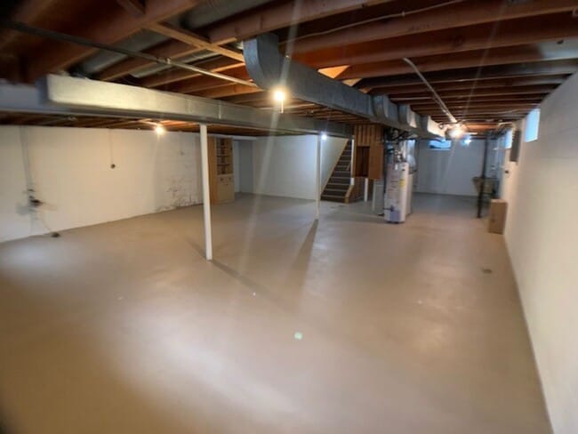 Building Photo - West Allis 3 bedroom 2 bath ranch