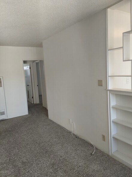 Building Photo - 3058 Luna Dr
