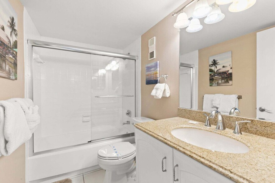 Building Photo - 440 Seaview Ct