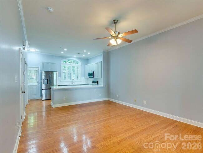 Building Photo - 1571 Pecan Ave
