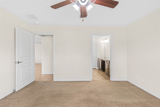 Building Photo - 3710 Saddlebag Way