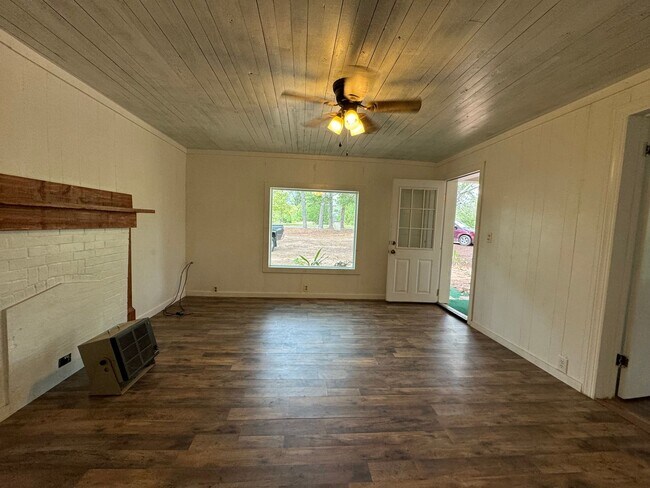 Building Photo - 5540 New Liberty Rd