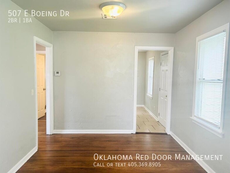 Building Photo - 507 E Boeing Dr