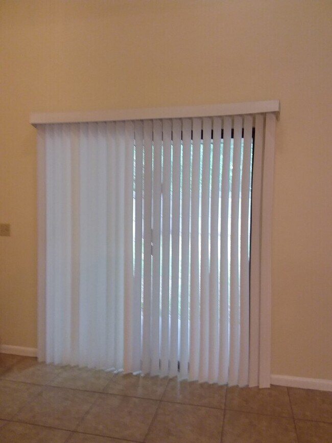 Building Photo - Two Bedroom Townhouse Near NAS Jax