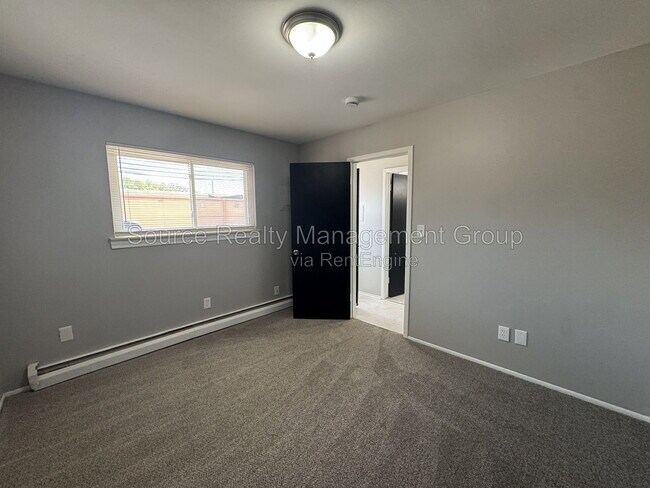 Building Photo - 4059 Longtin Ave